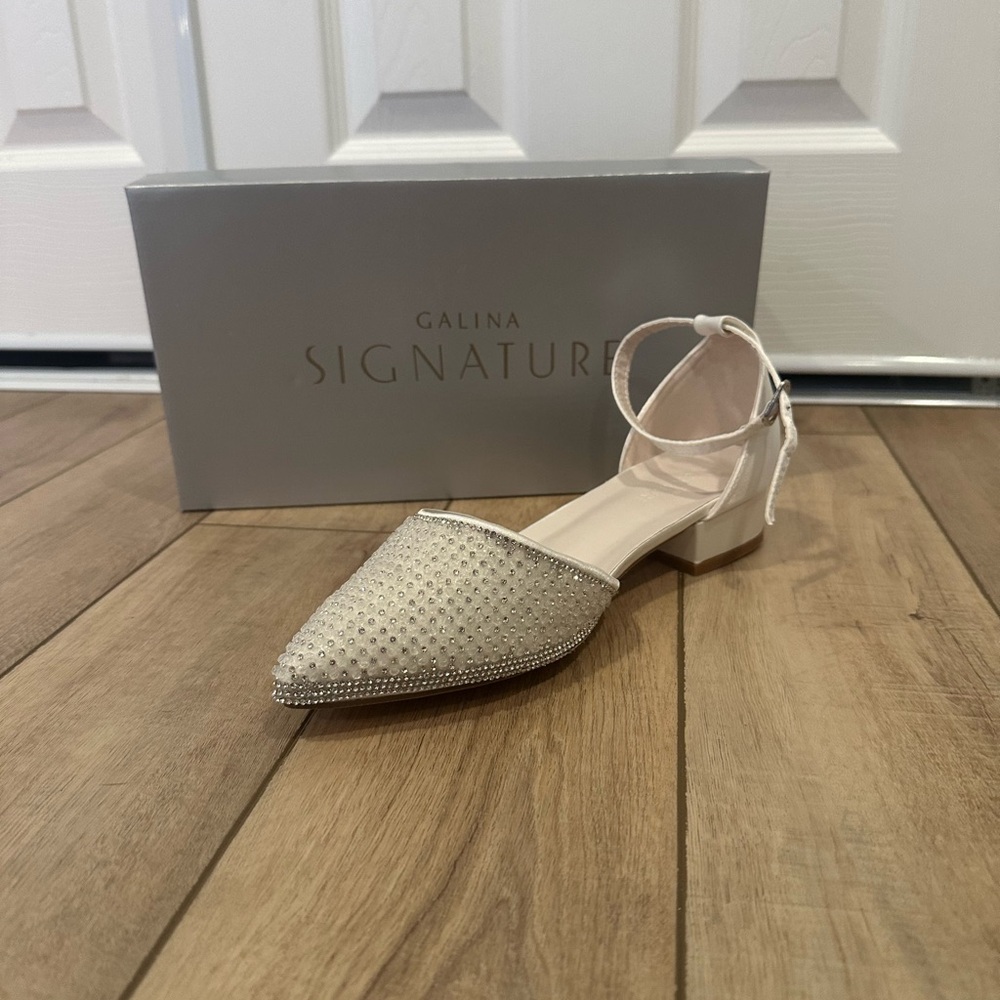 Signature Cream Heels with Ankle Strap